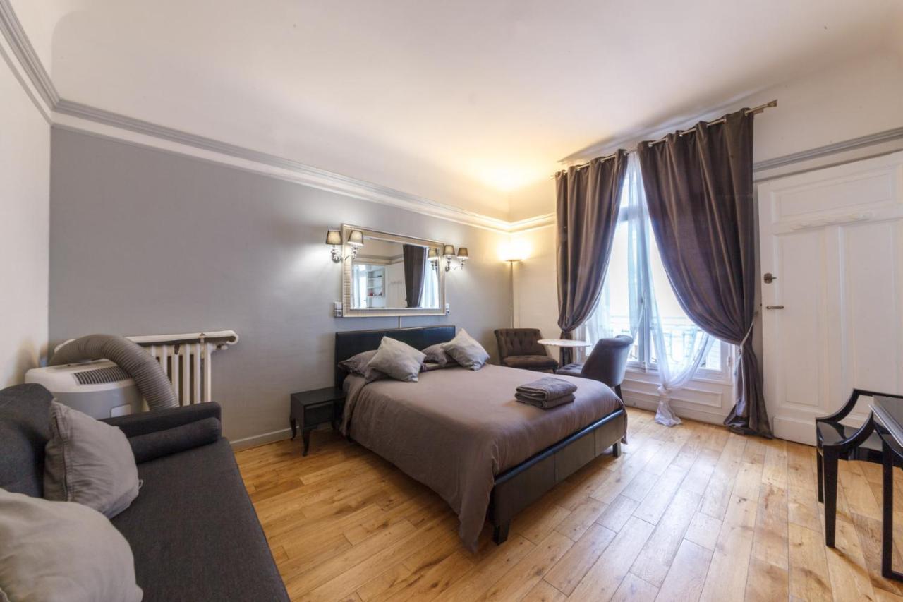 Apartamento Private Studio - Avenue des Champs-Elysées París Exterior foto